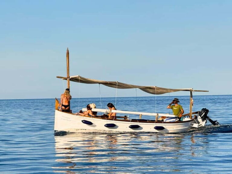 Alcudia, Private Tour: Scenic 2.5-Hour Boat Tour - The Experience on Board