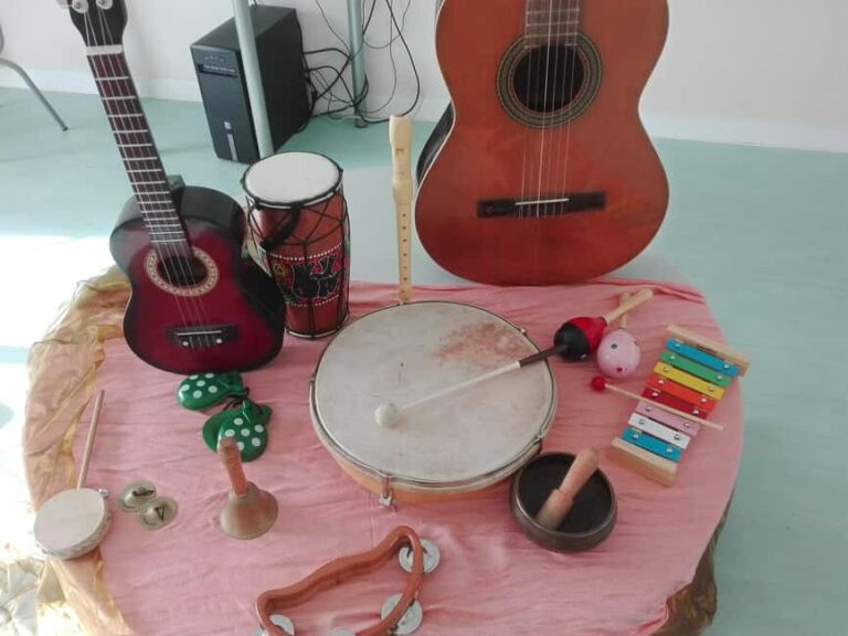 Alcudia: Spanish Fun Week for Kids with Arts & Crafts - The Location and Practicalities