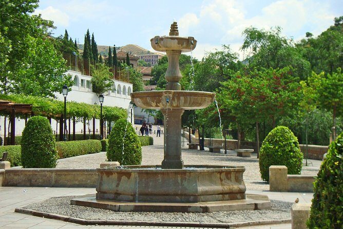 Alhambra and Albaycin Private Tour - FAQs