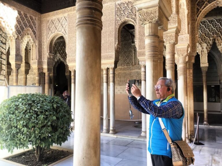 Alhambra and Nasrid Palaces and Local Food Experience - The Food Experience: Tasting Granada