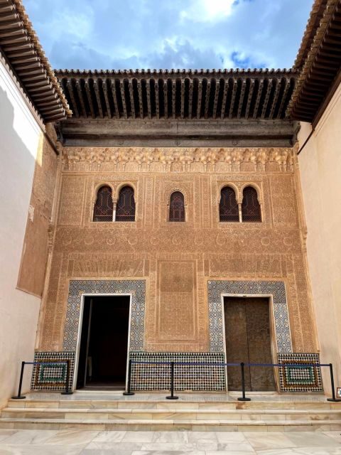Alhambra and Nasrid Palaces Guided Tour with Tickets - The Real Experience: What Travelers Say