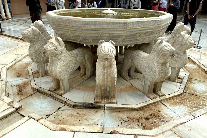 Alhambra and Nasrid Palaces Guided Tour with Tickets - Who Should Consider This Tour?