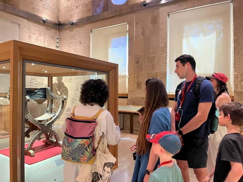 Alhambra Surroundings: History, Architecture and Legends - A Deep Dive into the Tour Experience