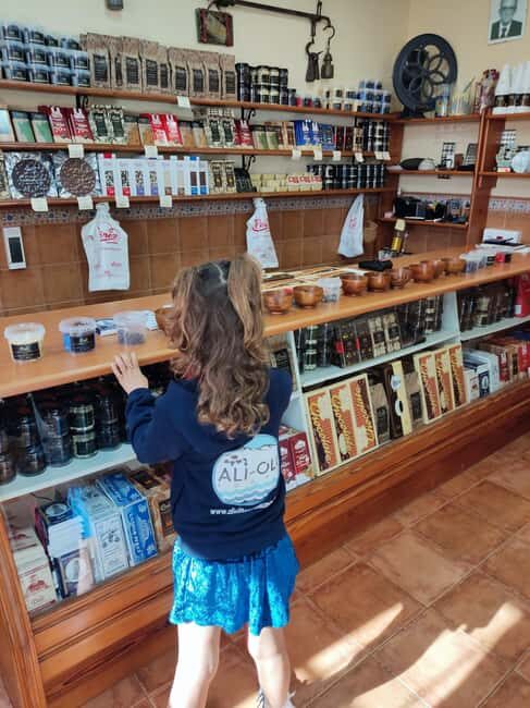 Alicante Charming Villages Tour: Villajoyosa and Altea - Who Should Consider This Tour?