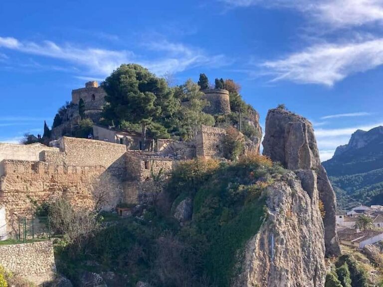 Alicante: Guadalest and Altea Guided Tour with Pickup - Discovering Guadalest: A Medieval Marvel