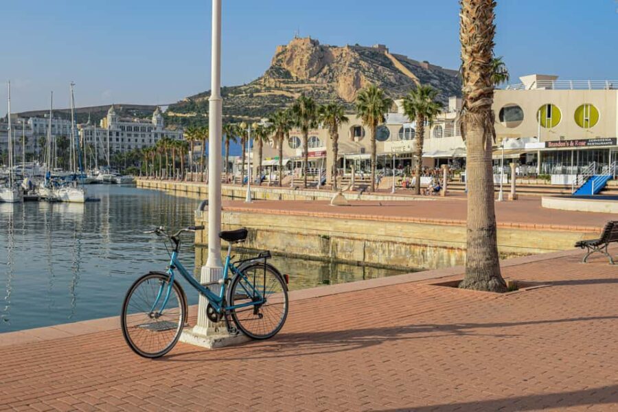 Alicante: Old Town and Santa Bárbara Castle Walking Tour - What You’ll Experience