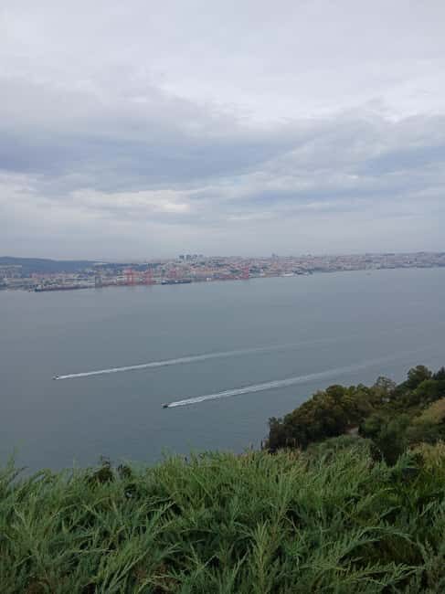 Almada: City Tour with Tuk-Tuk Ride and Cristo Rei Visit - The Itinerary in Detail