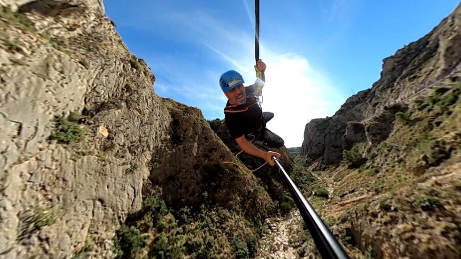 Altea: Bungee jumping in "El Mascarat" canyon - What Makes It Special?