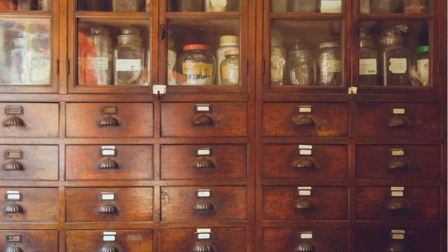 Among Perfumes and Poisons: Alchemists and Apothecaries of Brescia - What Travelers Say