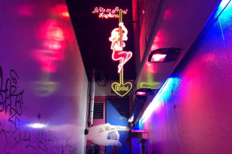 Amsterdam: 1,5-Hour Red Light District Tour - The Value of the Experience