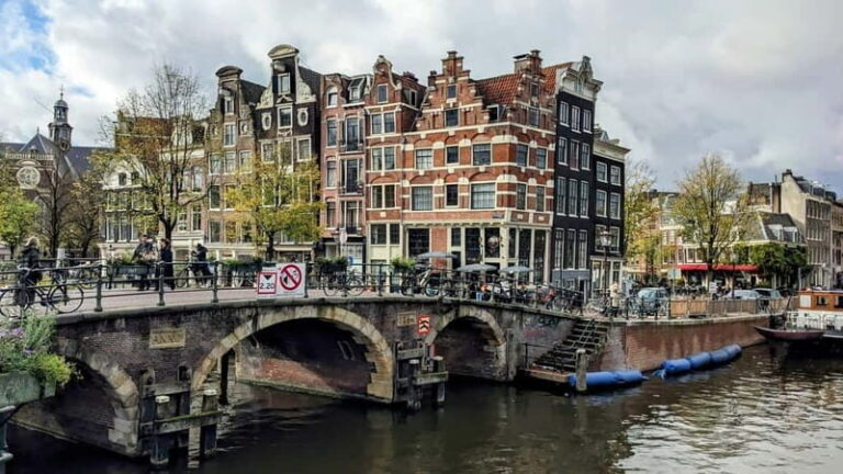Amsterdam: 2-hour History & Culture tour with a Local - The Itinerary in Detail