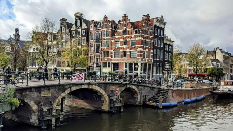 Amsterdam: 2-hour History & Culture tour with a Local - The Itinerary in Detail