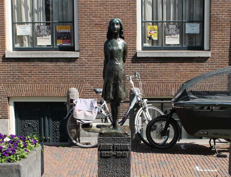 Amsterdam: Anne Frank and WWII Private Walking Tour - What to Expect During the Tour