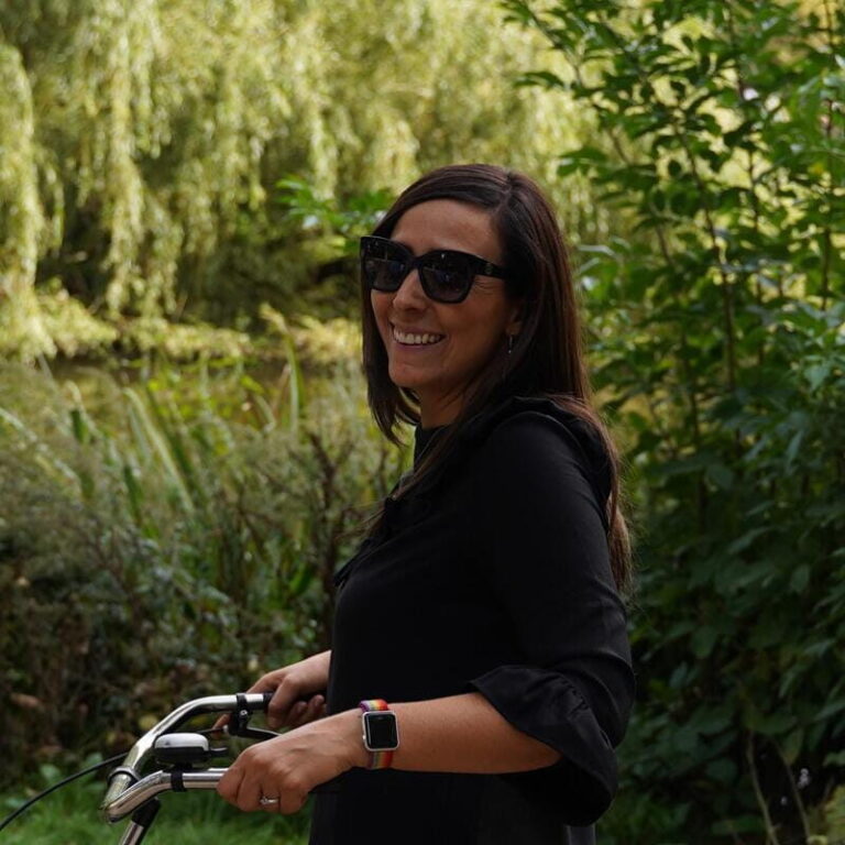 Amsterdam Bike Tour in Small Group + Optional Canal Cruise - What Makes This Tour Stand Out