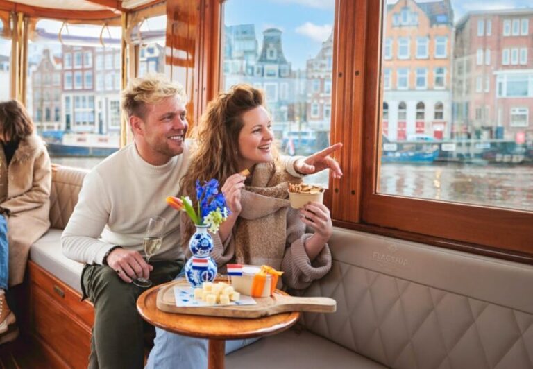 Amsterdam: Canal Cruise with Bubbles & Bites - The Experience of the Guide and Commentary