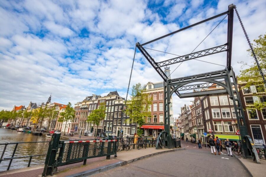 Amsterdam: Capture the most Photogenic Spots with a Local - What to Expect on the Tour