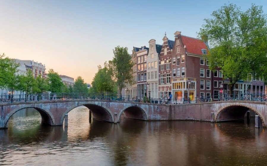 Amsterdam: Haunted History and Ghost Walking Tour - What Makes This Tour Stand Out?