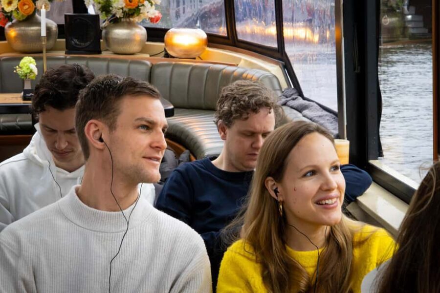 Amsterdam: Historic Virtual Reality Luxury Boat Tour - Who Should Consider This Tour?