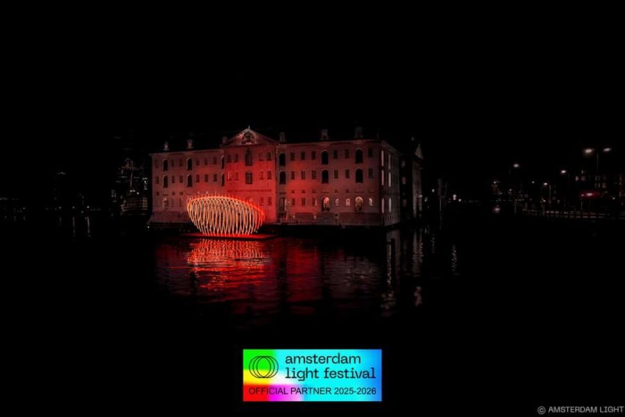 Amsterdam: Light Festival Heated Cruise + Unl Drinks & Snack - What to Expect from the Experience