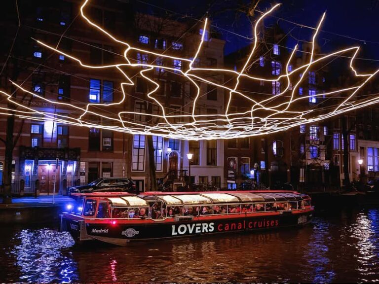 Amsterdam Light Festival Warm Boat Cruise + Optional Drinks - Who Will Love This Experience?