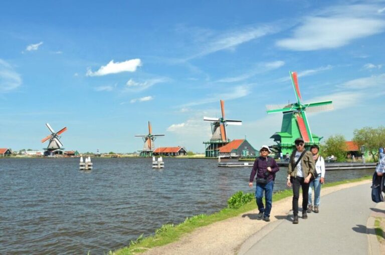 Amsterdam: Live-Guided Zaanse Schans & Cheese Tasting Tour - The Itinerary in Detail