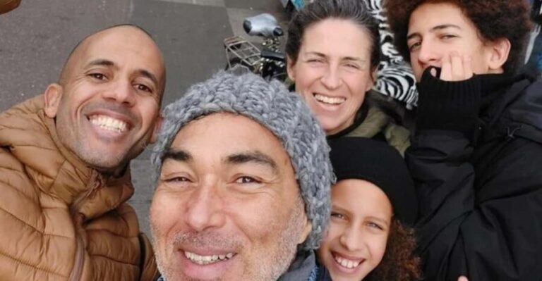 Amsterdam: Must-See Attractions Guided Walking Tour - The Itinerary Breakdown