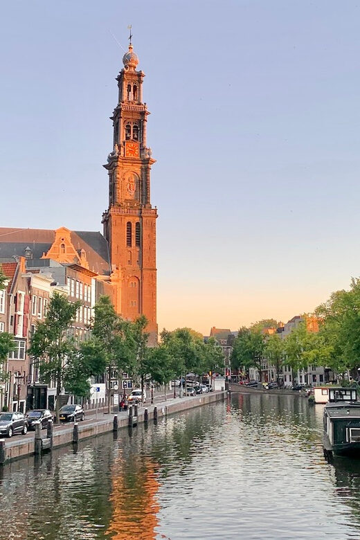 Amsterdam: Private Canal Cruise in German + Unlimited Drinks - The Experience in Detail