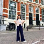 Amsterdam: Private Golden Age Architecture Walking Tour - Exploring Amsterdam’s Iconic Canal District