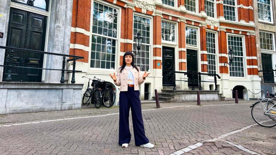 Amsterdam: Private Golden Age Architecture Walking Tour - Exploring Amsterdam’s Iconic Canal District