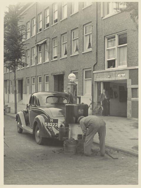 Amsterdam: Private World War Two History Walking Tour - What the Tour Does Well