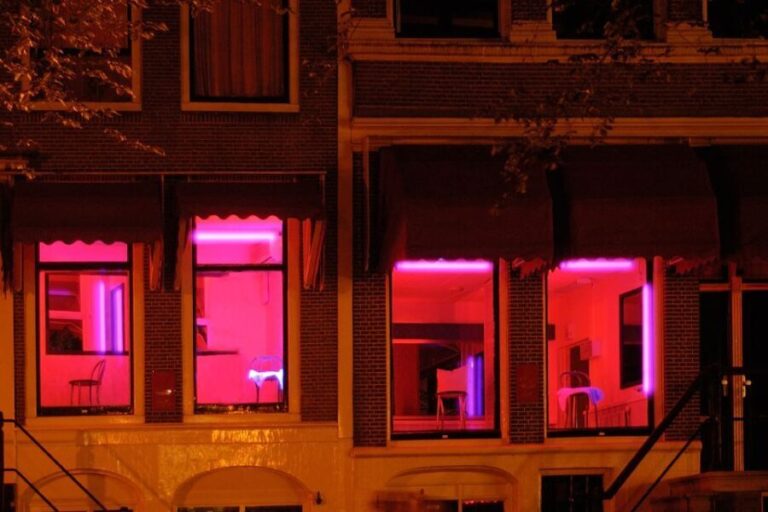 Amsterdam: Red Light District 1-hour Smartphone Audio Tour - What’s Good and What’s Not