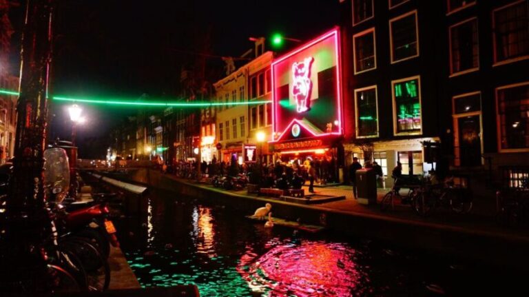 Amsterdam: Red Light District Exclusive Night Tour - Price and Value