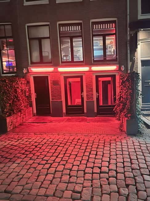 Amsterdam: Red Light District Tour in German/English for groups of 4 or more - Practical Details You Should Know