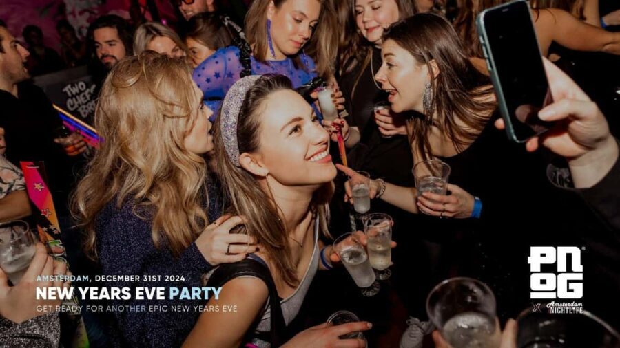 Amsterdam: The Ultimate New Year's Eve Celebration at Pong - The Crowd and Atmosphere
