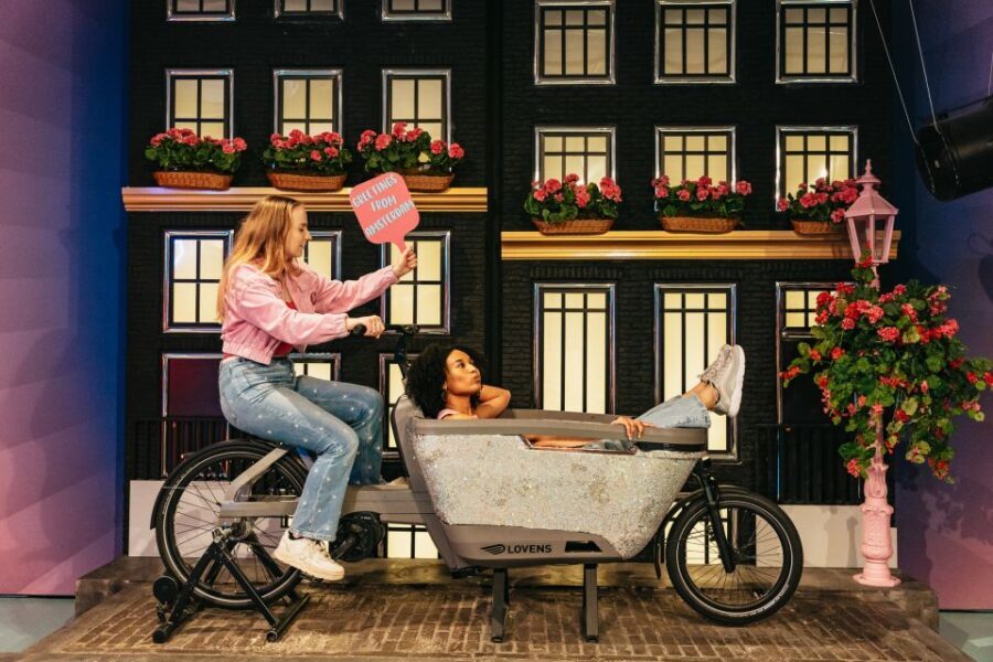 Amsterdam: The Upside Down Experience Entrance Ticket - What are the highlights?