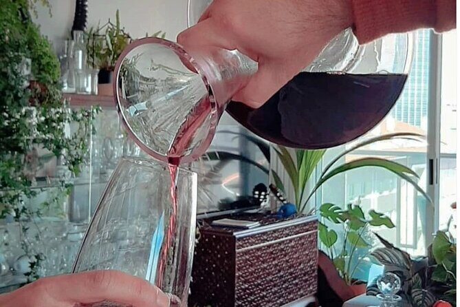 An Unforgettable Evening: Authentic Portuguese Dinner in Porto - The Host and Atmosphere