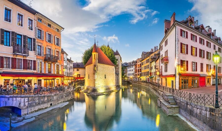 Annecy: Escape game outdoor - the shadow of the sword - The Itinerary: What Will You Encounter?