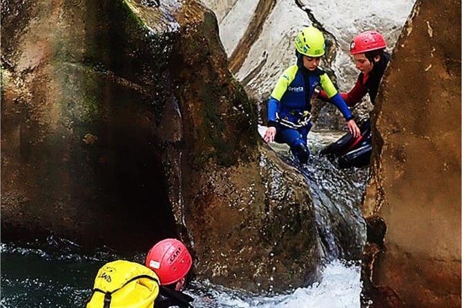 Aquatic canyoning near Benidorm. Estret de les Penyes Bollulla - The Sum Up