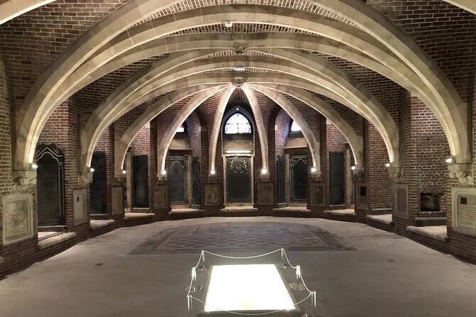 Archeological Crypt Visit with an Archeologist and River Cruise - Who Is This Tour Best For?