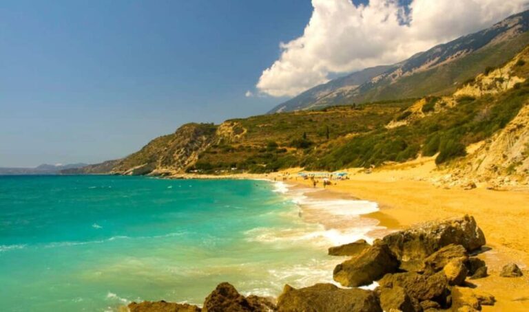 Argostoli: Full-Day Classic Sailing Experience with Lunch - The Crew & Overall Atmosphere