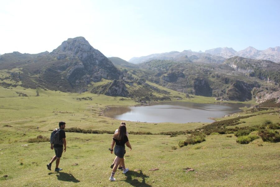 Arriondas: Covadonga Lakes Guided Tour - Practical Tips for Your Visit