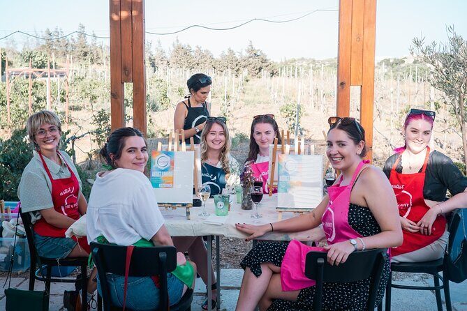 Art Experience with Wine - The Artistic and Social Vibe