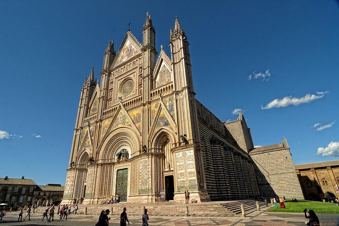 Assisi and Orvieto Full-Day Semi-Private Tour from Rome - The Assisi Stop: Walking in Saint Francis Footsteps