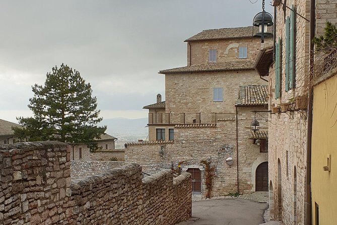 Assisi and the Second World War - Heroes by chance and by vocation - The Balance of Pros and Cons