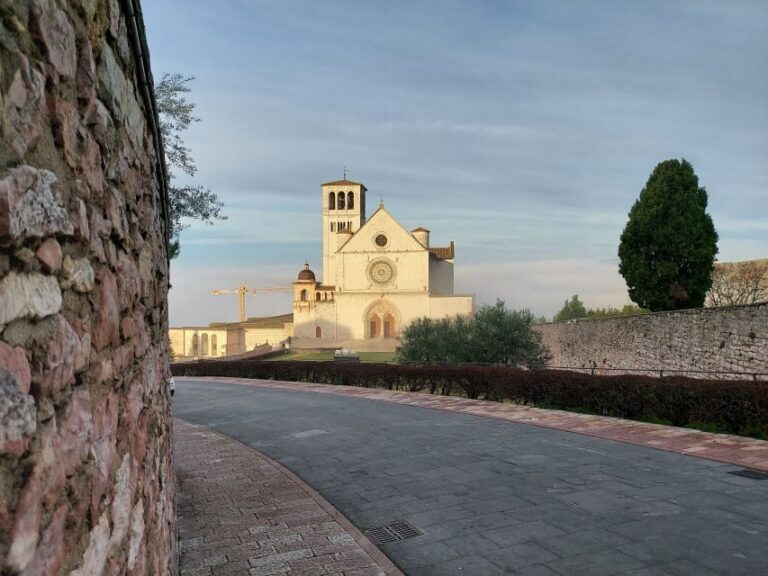 Assisi: Private Guided Tour of the Basilica of Saint Francis - A Closer Look at the Itinerary