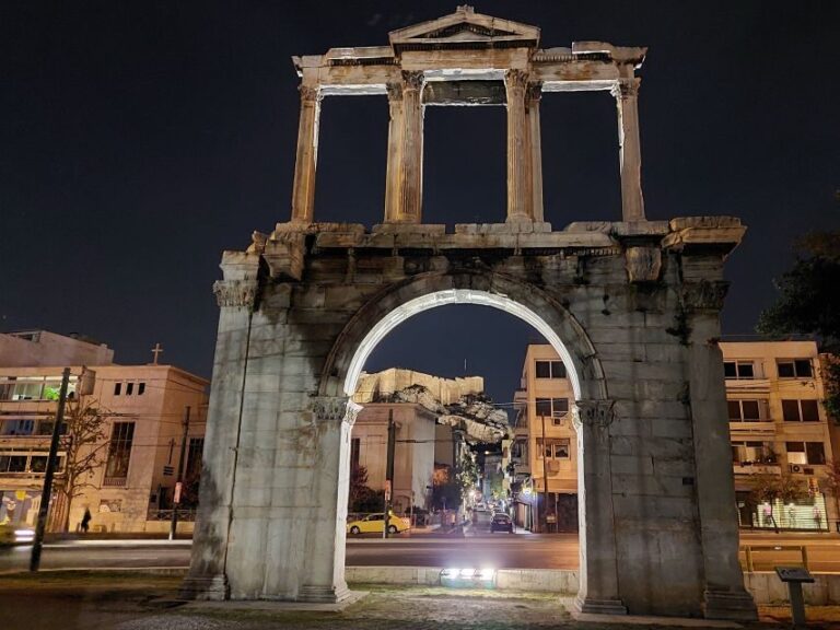 Athens: City Highlights Nighttime Walking Tour in Spanish - The Value of the Tour