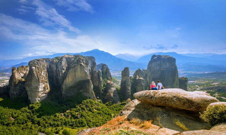 Athens: Full-Day Meteora Tour with Local Guide & Greek Lunch - Detailed Breakdown of the Itinerary