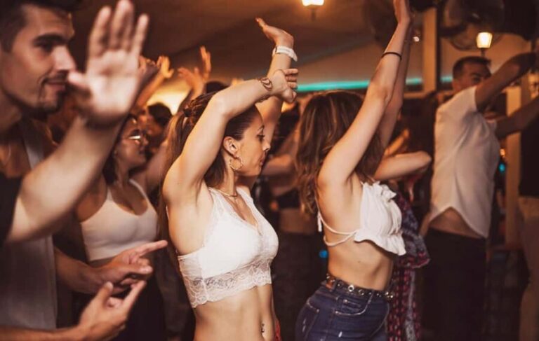 Athens: Latin Dance Experience with Welcome Drink - The Value of a Short, Focused Dance Session