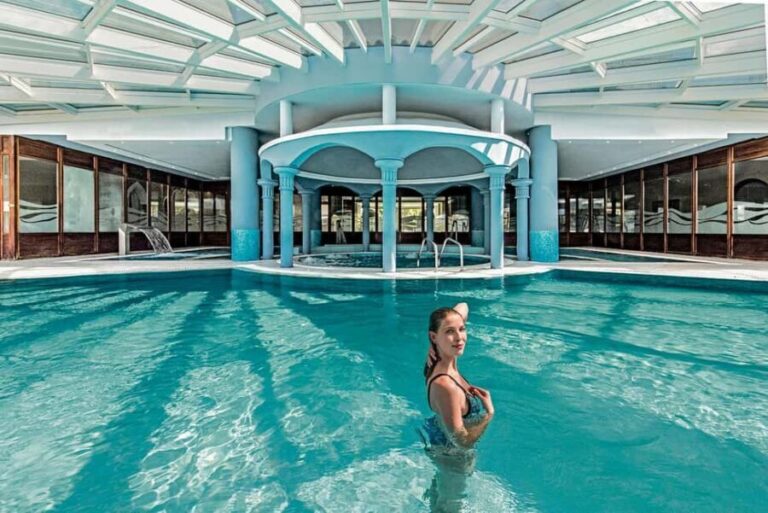 Athens: Lichadonisia Islets Beach Day with Short Boat Ride - Exploring Kamena Vourla