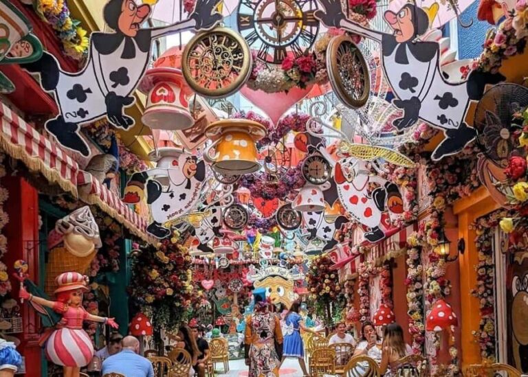 Athens: Night Walking Tour with Local Guide - What to Expect From the Tour